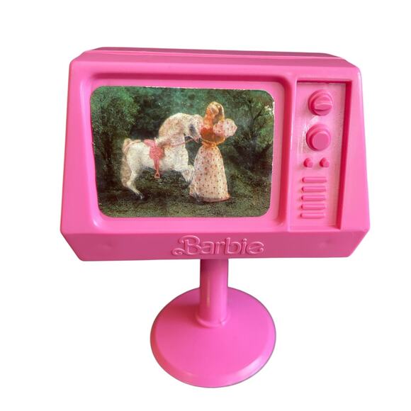 Vintage Barbie Items, Basketball Hoop, TV/Computer, TV, Boombox, Closet/Locker - Picture 7 of 10